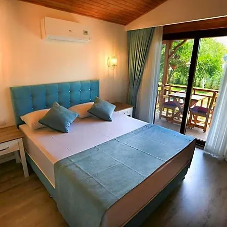 Hotel Merry & Tent