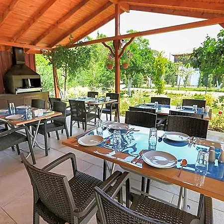 Hotel Merry & Tent